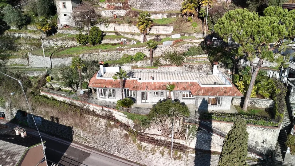 ORIA/VALSOLDA - VILLA MIT PRÄCHTIGER SEESICHT ZU VERMIETEN