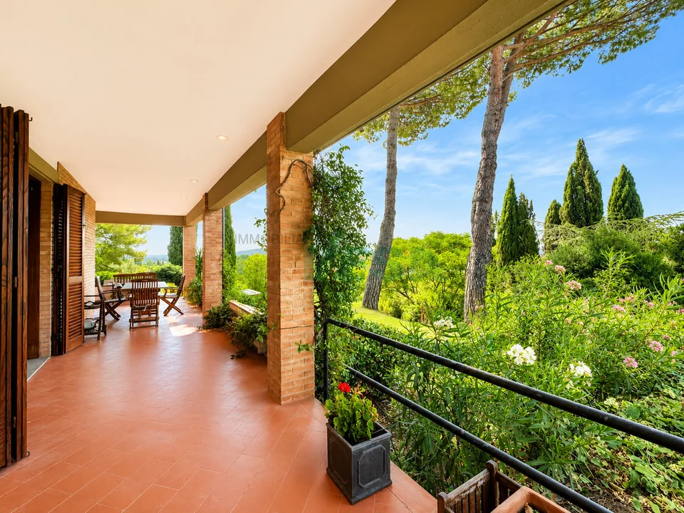 Splendida grande proprietà alle porte di San Gimignano/Toscana