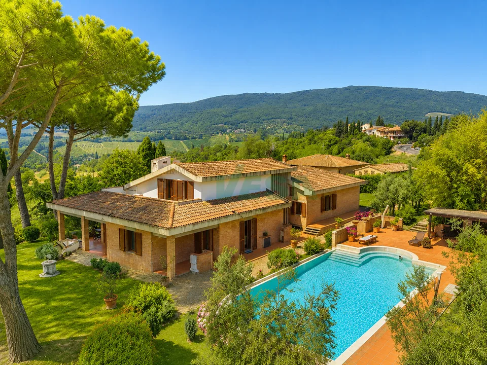 Splendida grande proprietà alle porte di San Gimignano/Toscana