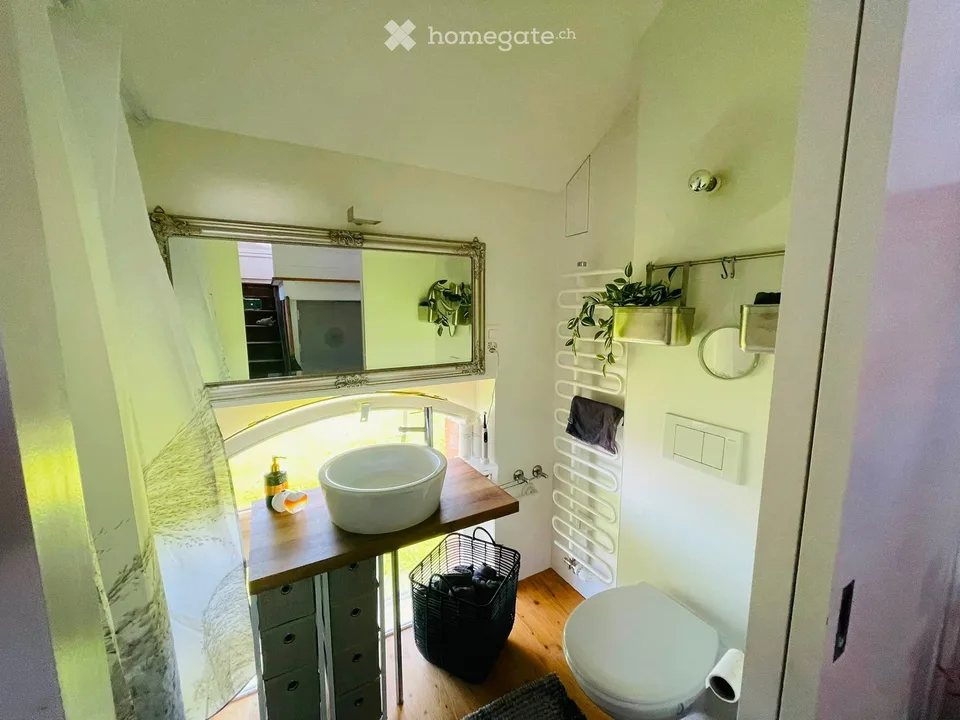 Charmante 3.5-Zimmer-Dachwohnung im Altbau – Speicher AR