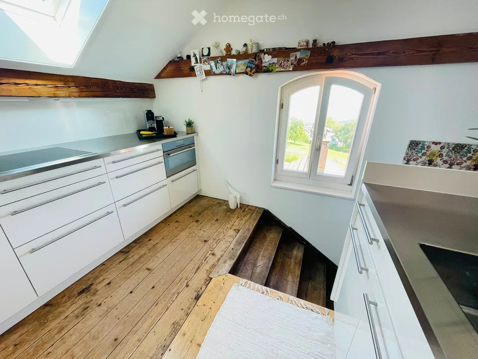 Charmante 3.5-Zimmer-Dachwohnung im Altbau – Speicher AR