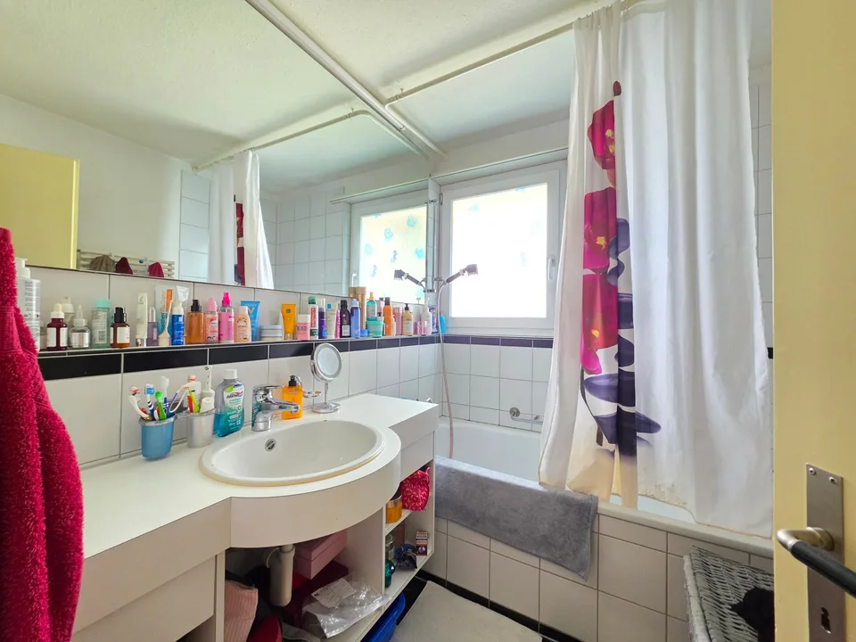 Charmante 3.5 Zimmer Wohnung mit Balkon