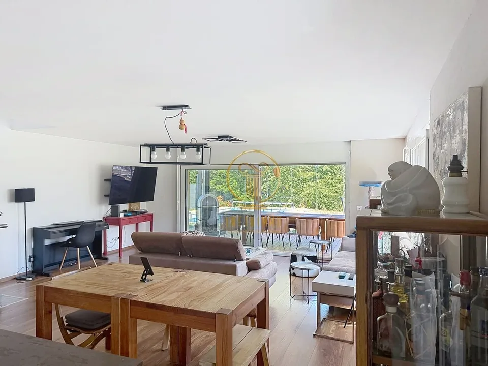 CARROUGE (VD), OBJET RARE ! Maison individuelle de 5.5 pièces avec vue sur le Moléson.