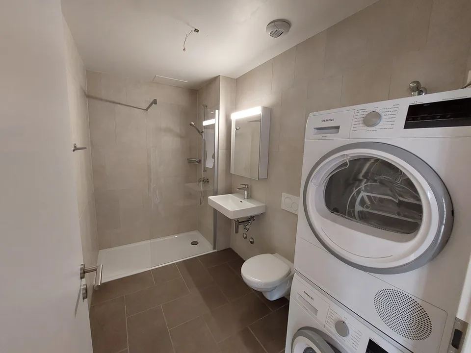 SCHÖNES 2.5-ZIMMER-APARTMENT MIT BALKON IN DER STADTMITTE
