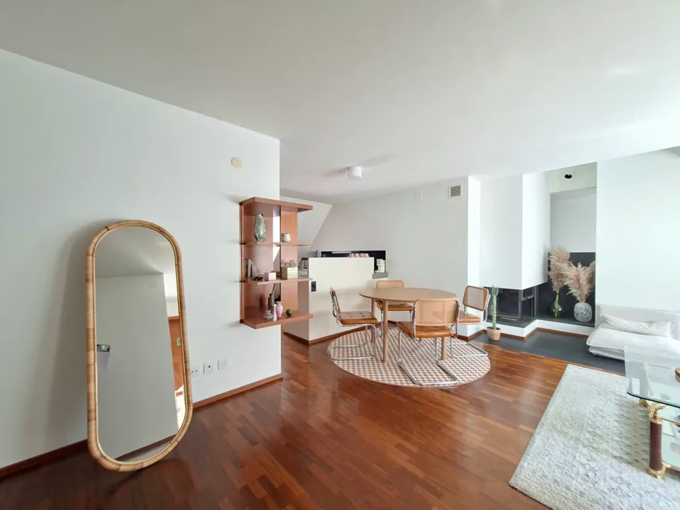 PRÄCHTIGES 4.5-ZIMMER-WOHNUNG MIT GROßEM BALCON