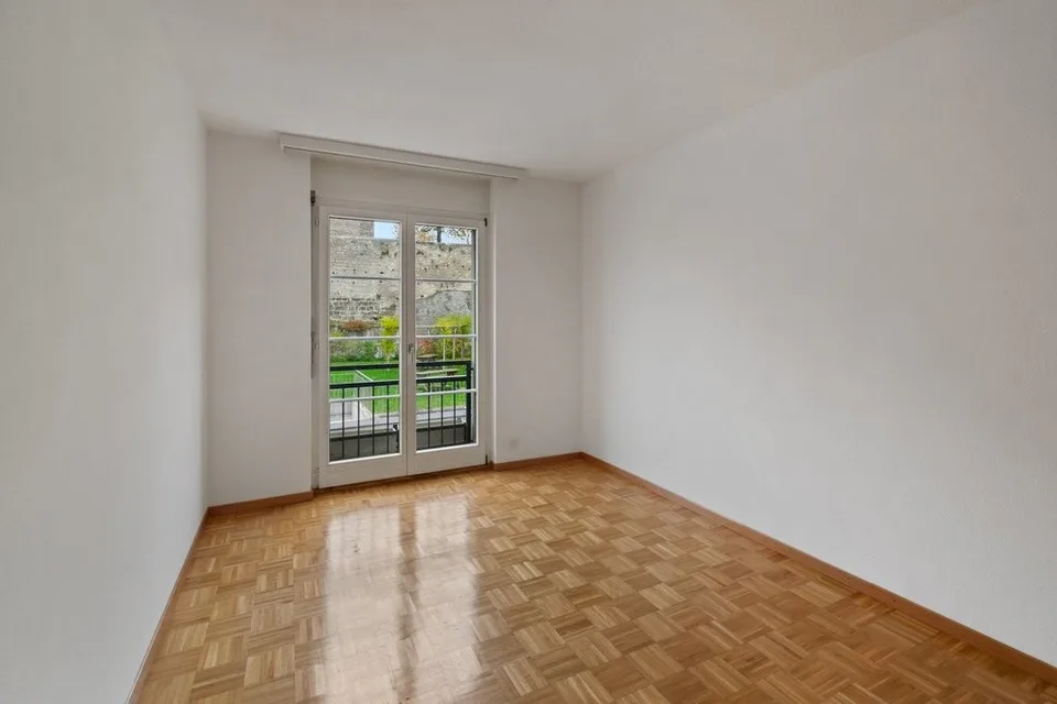 Schönes Apartment in der Nähe von Geschäften und öffentlichen Verkehrsmitteln