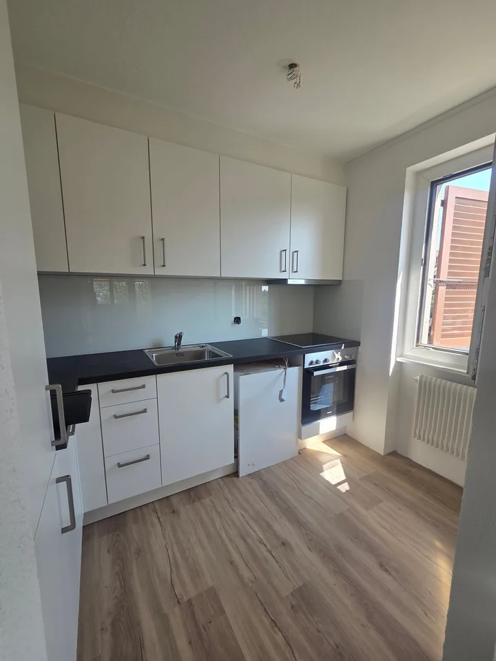Vollständig sanierte 3-Zimmer-Wohnung mit Balkon und schöner Aussicht in Zollikofen