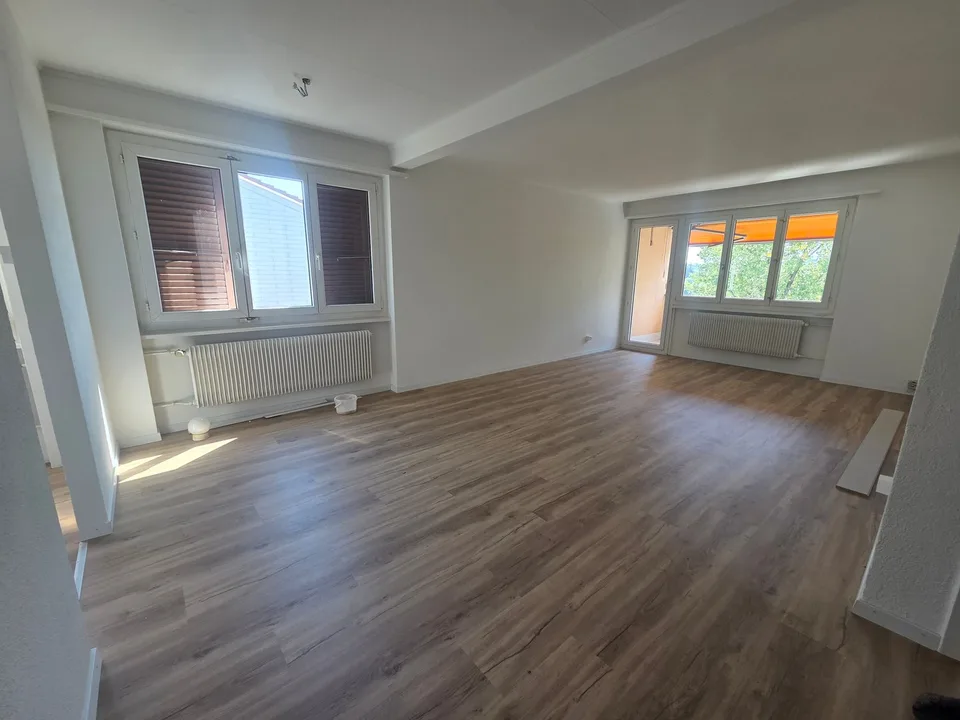 Vollständig sanierte 3-Zimmer-Wohnung mit Balkon und schöner Aussicht in Zollikofen