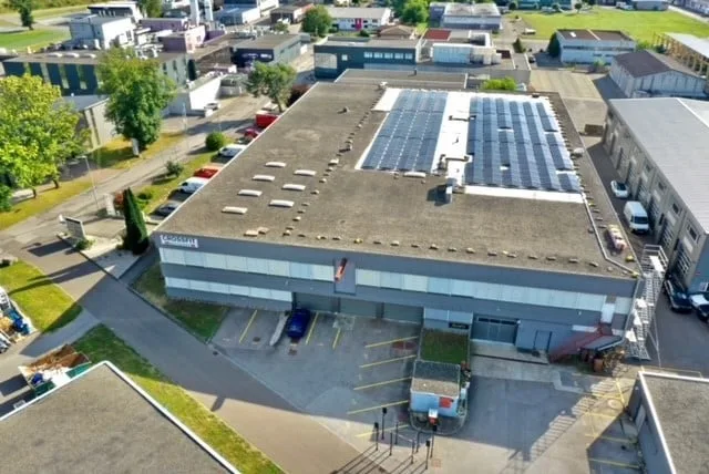 AUßERGEWÖHNLICHER NETTOERTRAG von 6,42% - Renoviertes Industriegebäude mit 4554 m², vermietet an 33 Unternehmen – Foto 7 von 24