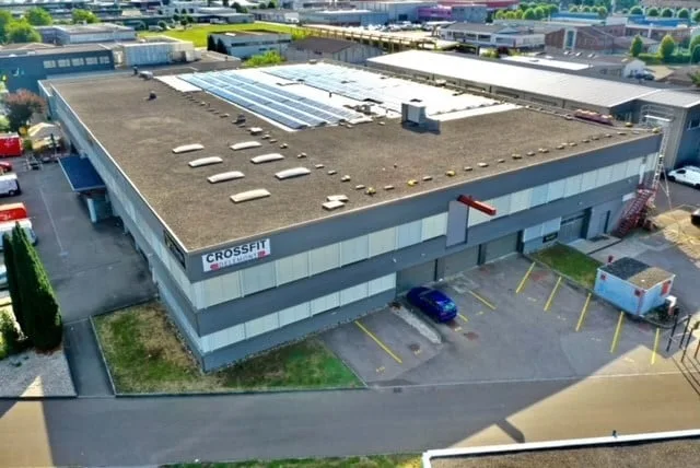 AUßERGEWÖHNLICHER NETTOERTRAG von 6,42% - Renoviertes Industriegebäude mit 4554 m², vermietet an 33 Unternehmen – Foto 10 von 24