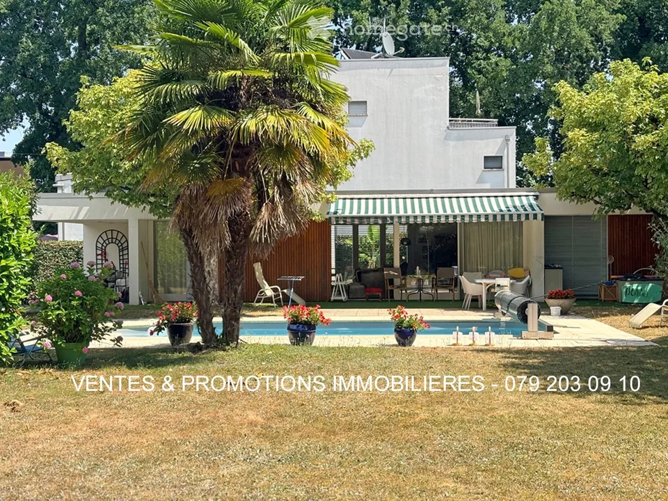 RARE IN CHENE-BOUGERIES - EINZELSTÄNDIGES HAUS MIT EINEM GESCHOSS MIT SCHWIMMBAD AUF EINEM 1'280 M2 GROßEN GRUNDSTÜCK