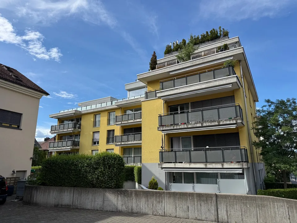 Sonnige 3.5-Zimmer-Wohnung im Herzen von Lachen