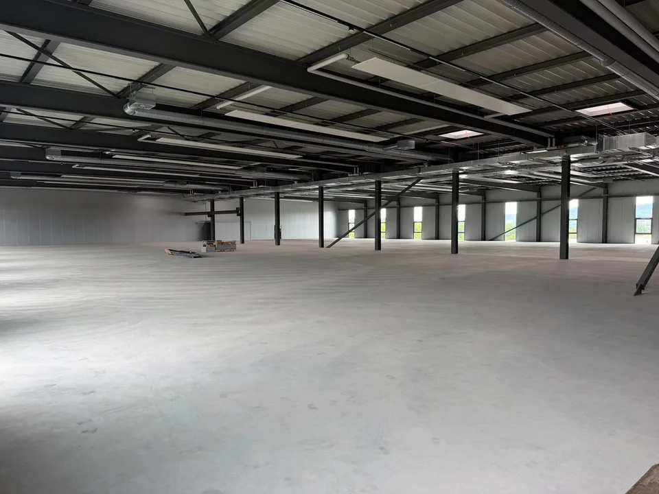 SAINT-AUBIN (FR) Neue und modulare Gewerbeflächen, von 248 m² bis 2'800 m²
