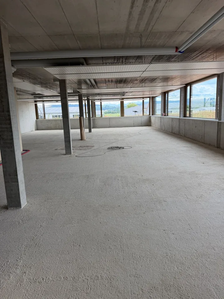 Uffici: superfici modulabili da 270 m² (fino a 1'900 m²) a Saint-Aubin