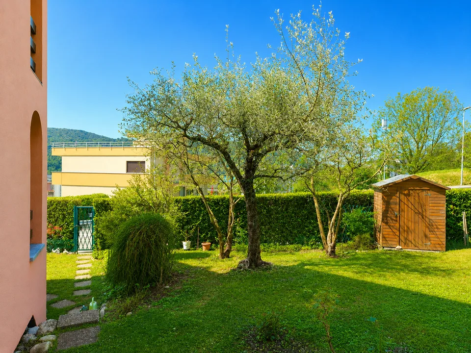 Maison unifamiliale accueillante et bien entretenue avec jardin