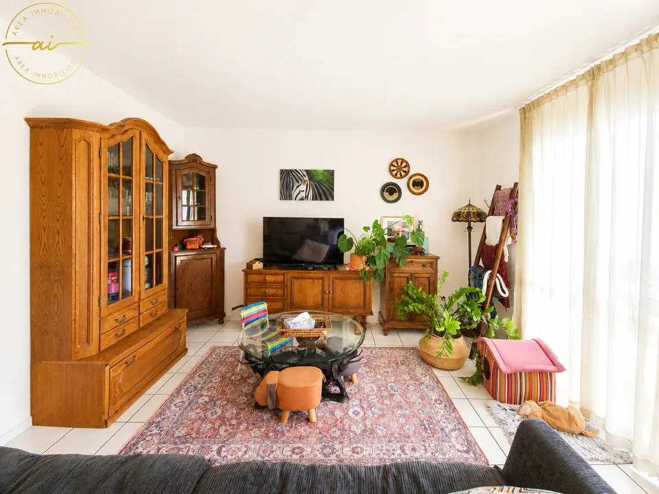 APPARTEMENT ESPACIEUX 4.5 PIÈCES AVEC BALCON À MORBIO INFERIORE