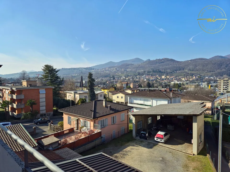 Appartement de 4 pièces avec grande terrasse couverte à Mendrisio à revenu