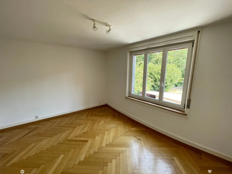 Appartement de 3.5 pièces au 1er étage avec 2 balcons