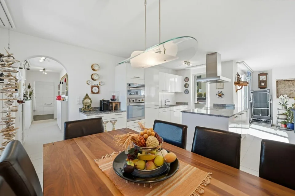 Au-dessus des toits de Dielsdorf : Bijou penthouse luxueux avec vue aux portes de Zurich