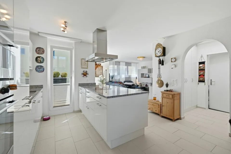 Au-dessus des toits de Dielsdorf : Bijou penthouse luxueux avec vue aux portes de Zurich