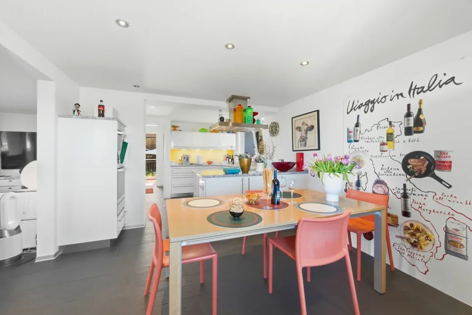*RESERVED* Exclusive Living Experience with a View: Modernized Space Wonder in Belp