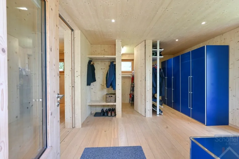 Maison miniature avec cave / studio
