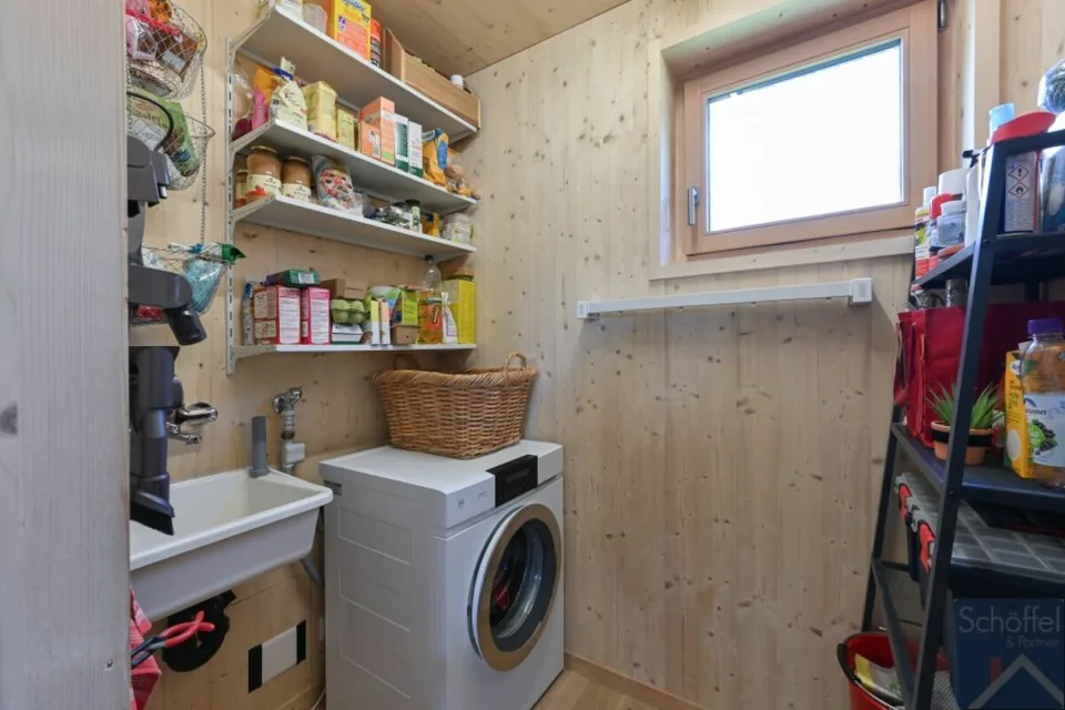 Maison miniature avec cave / studio