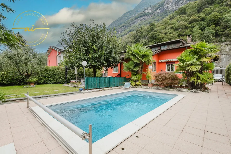 Casa unifamiliare con giardino e piscina a Cresciano