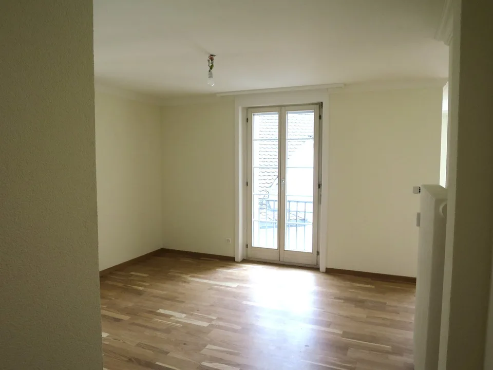 Charmante 2.5-Zimmer-Wohnung mit Balkon im Altbau – Herisau