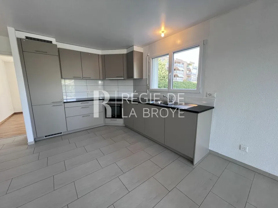 Wohnung mit 3.5 Zimmern in St-Aubin
