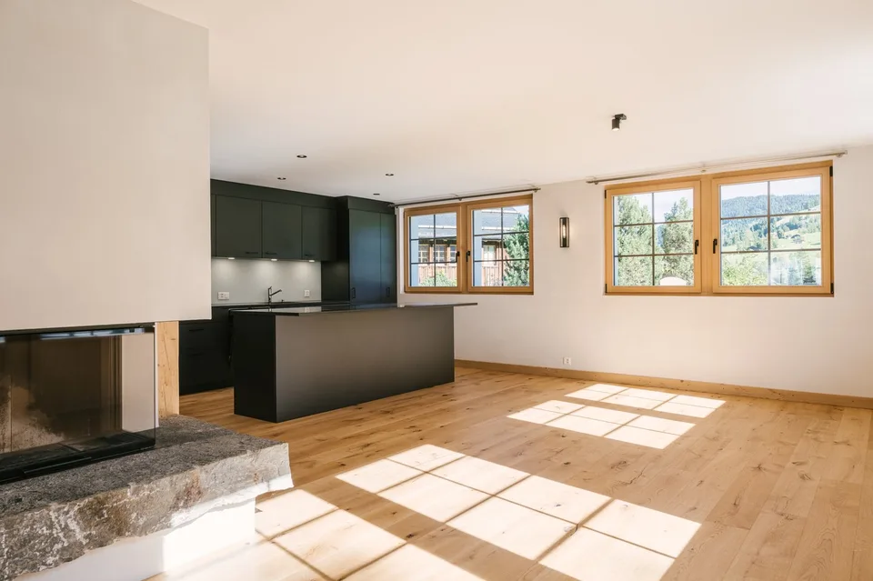 Modernes Einfamilienchalet mit Carport - Erstwohnung