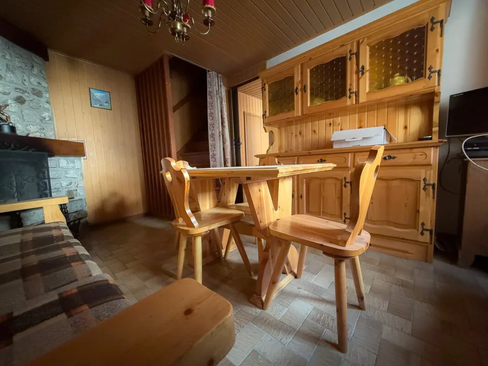 Autentica casa di villaggio da ristrutturare