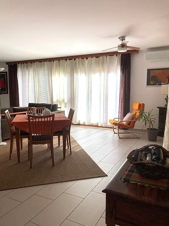Appartement en attique 4 1/2 + box, places de parking et jardin/potager à Giubiasco