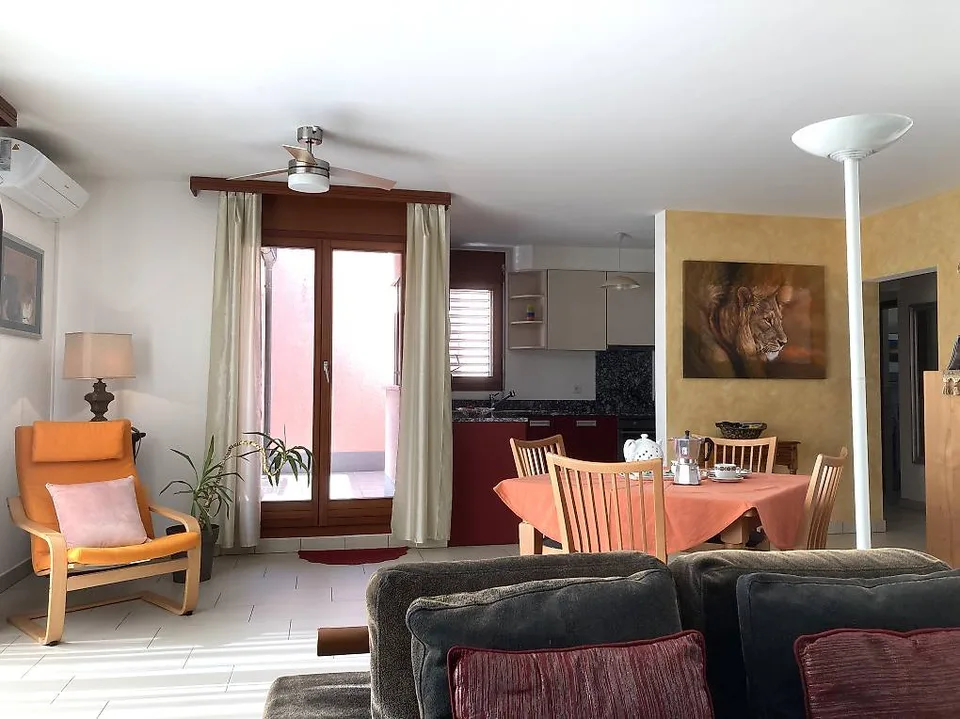 Appartement en attique 4 1/2 + box, places de parking et jardin/potager à Giubiasco