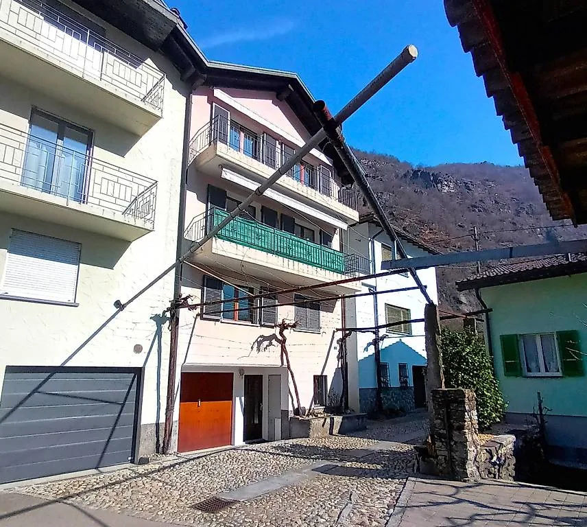 Casa plurifamiliare a Giornico