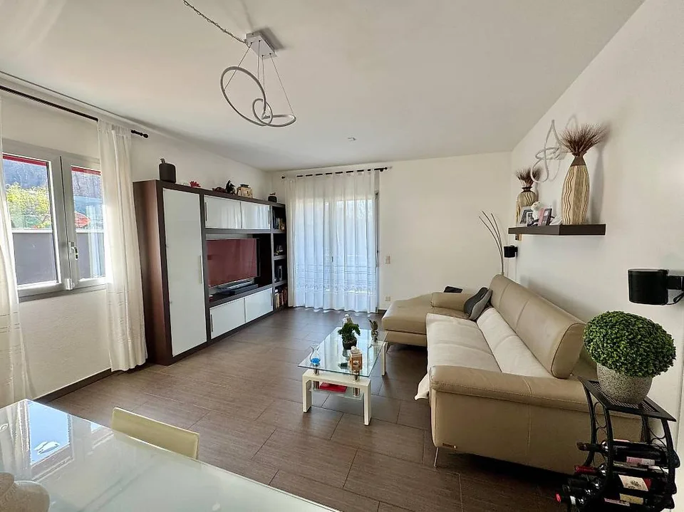 Davesco - Casa unifamiliare con vista aperta