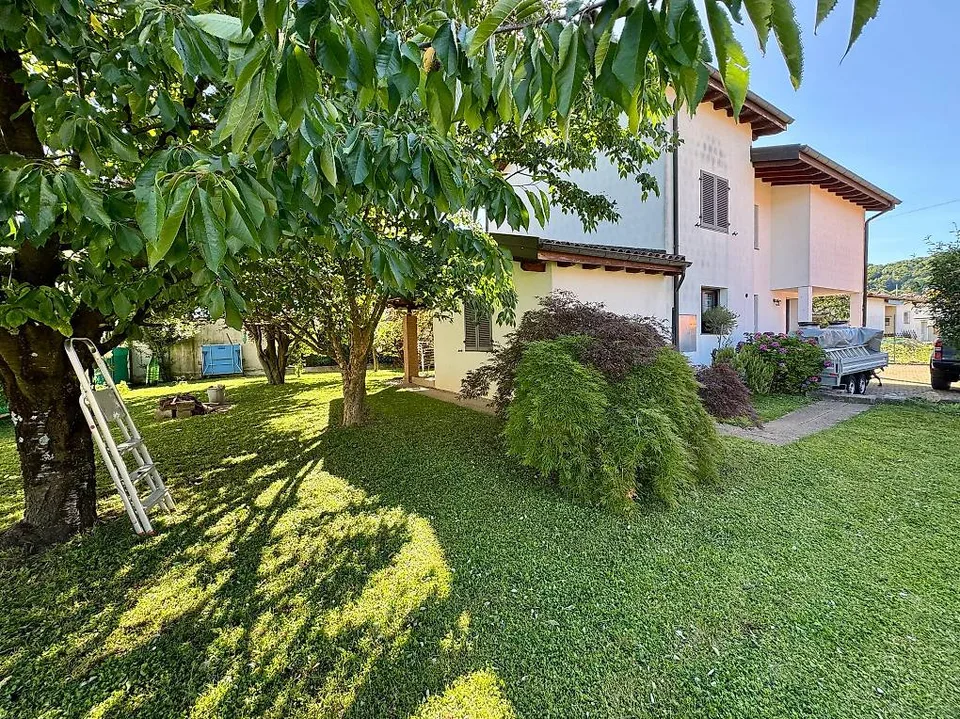 Ligornetto  Casa unifamiliare con ampio giardino
