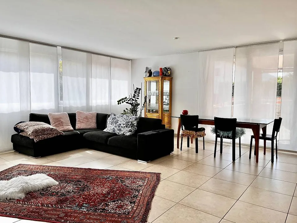 Ampio appartamento 4.5 locali con giardino