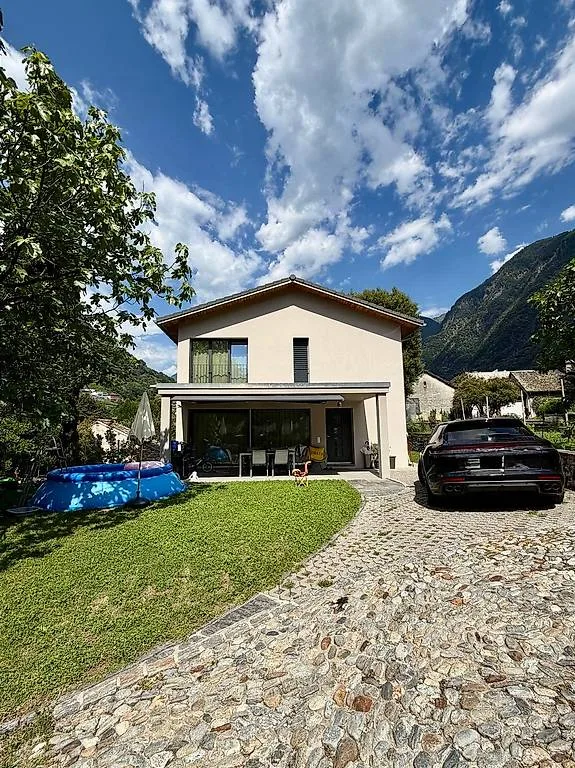 Moderna casa unifamiliare in vendita