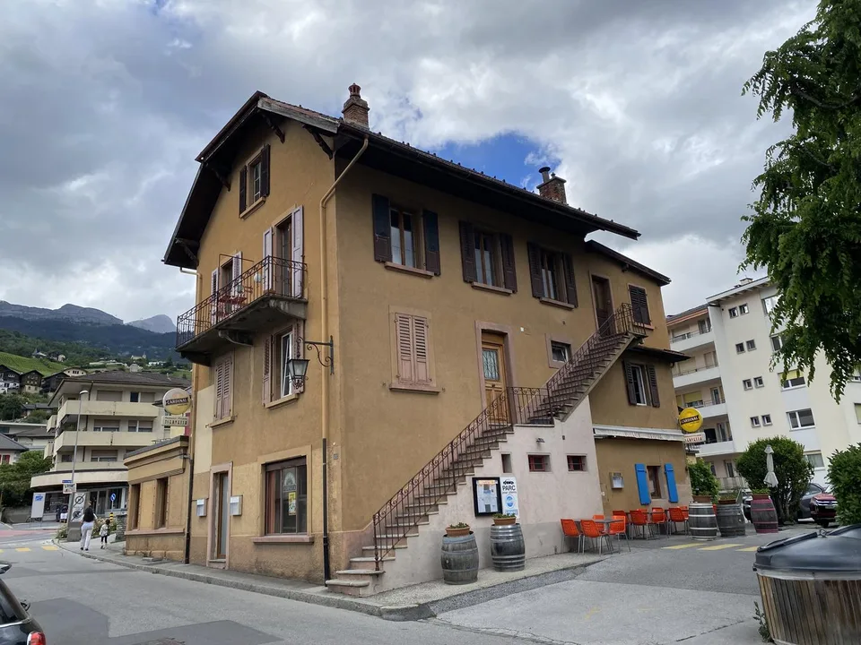Sierre appartement duplex dernier étage avec immense galetas à exploiter