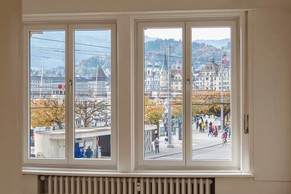Uffici attraenti con vista sul lago direttamente alla Hofkirche