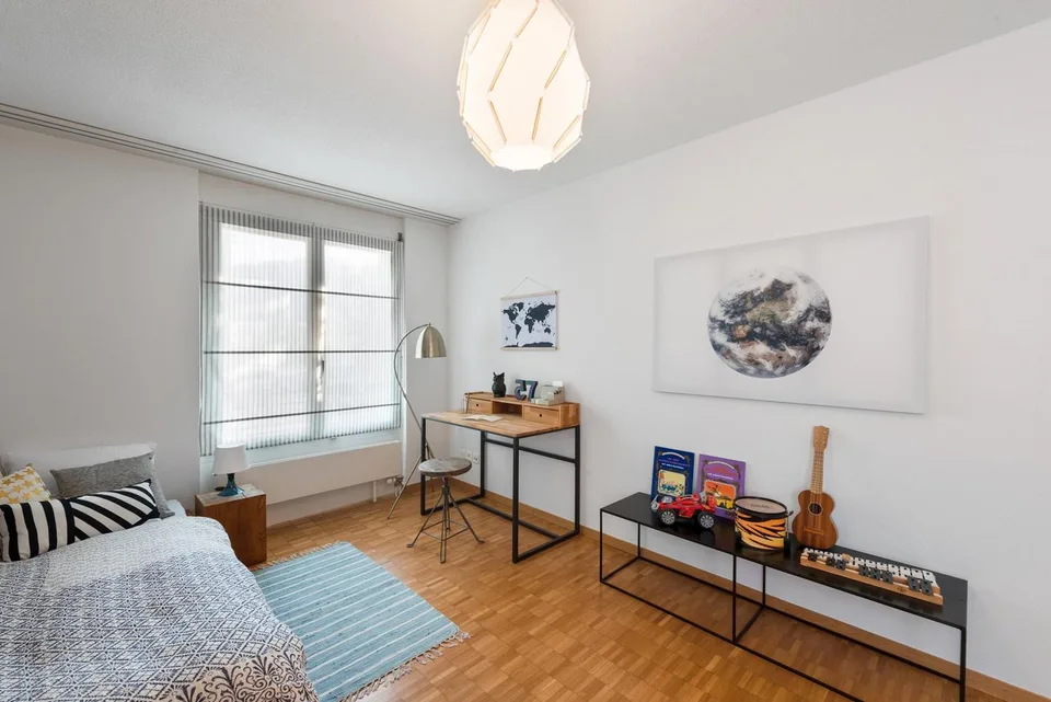 Grosszügige 3.5-Zimmer-Gartenwohnung mit Sicht auf die Aare