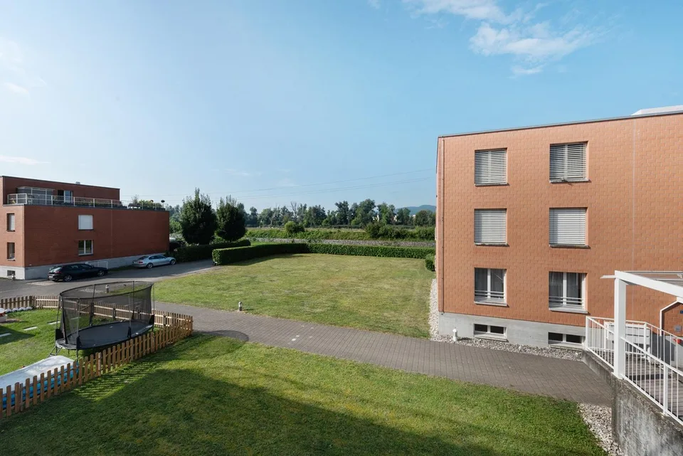 Grosszügige 3.5-Zimmer-Gartenwohnung mit Sicht auf die Aare