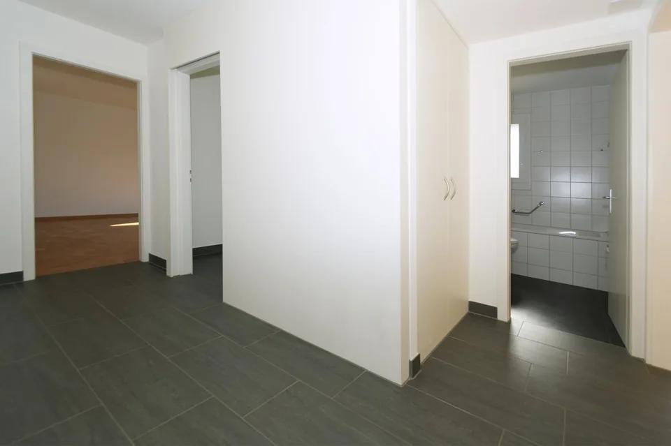 Bright 2-room apartment with balcony in Münchenstein – available immediately