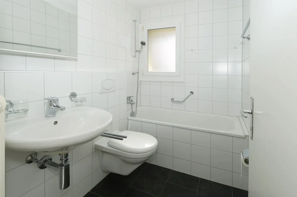 Bright 2-room apartment with balcony in Münchenstein – available immediately