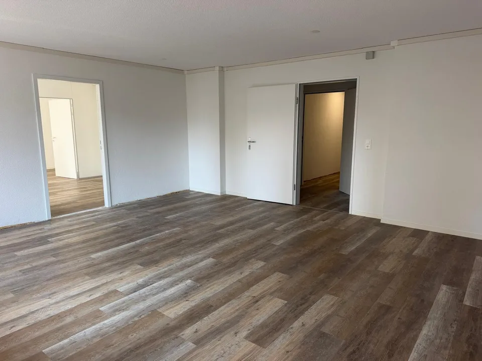 Attraktive Büro- oder Praxisfläche – vollständig ausgebaut & sofort bezugsbereit