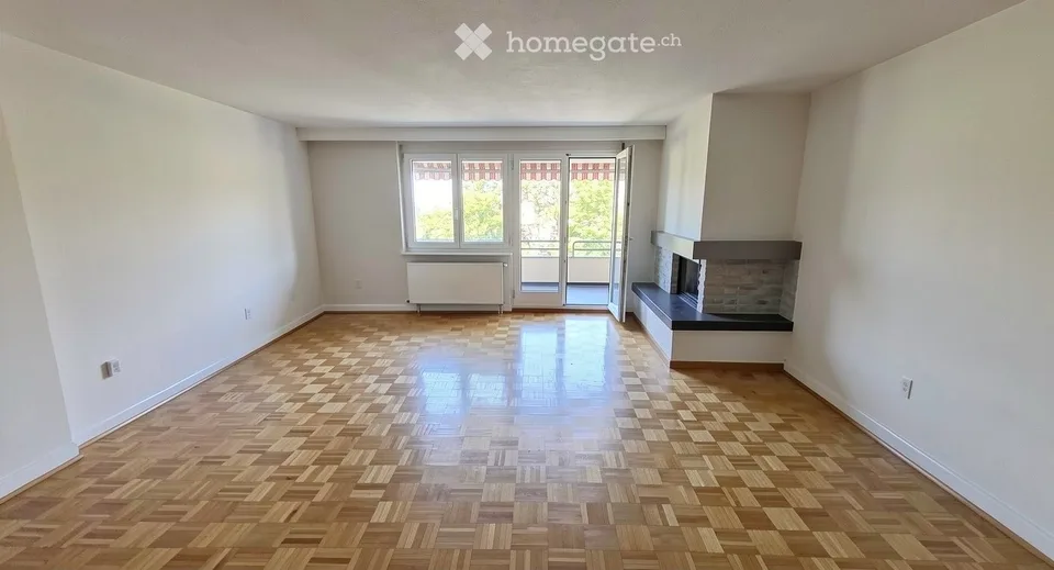 Charmante 4.5-Zimmer-Wohnung mit Balkon und schöner Aussicht in Beringen