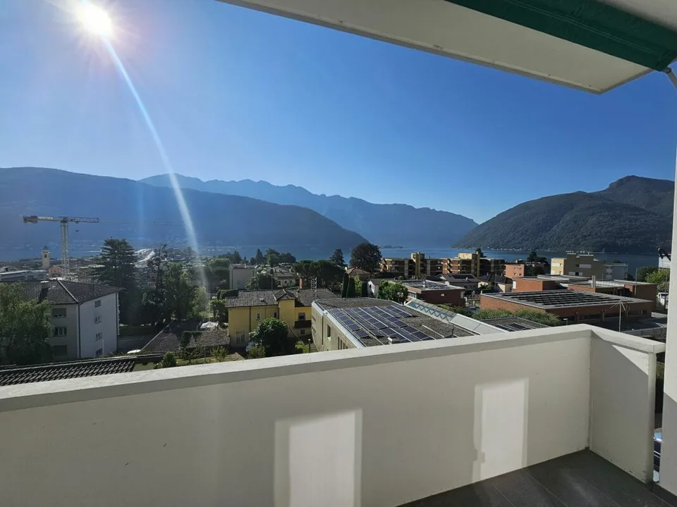 3.5 locali con vista lago e aria condizionata