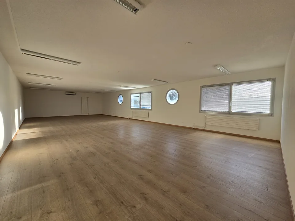 2 first rents offered! Excellent location - Office - 95m²