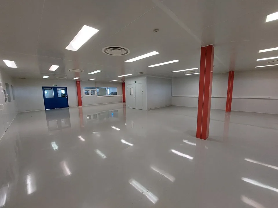 Surface 350 m2 - Laboratoire/salles blanches